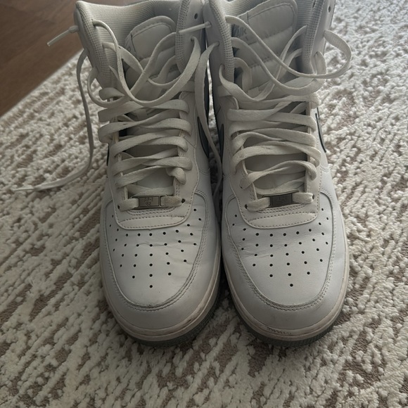 NIKE AIR FORCE 1 HI RETRO - Picture 2 of 4